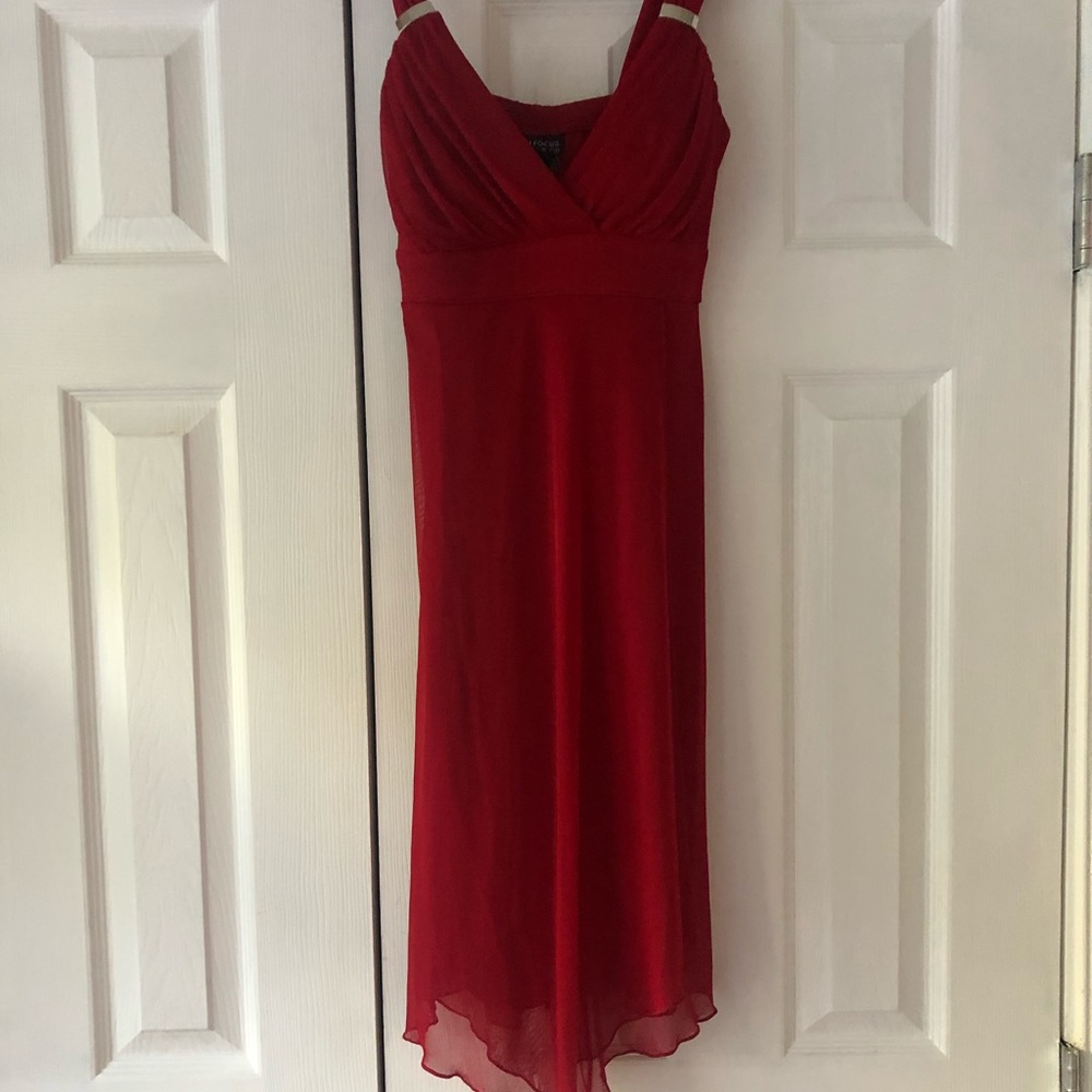 En Focus red dress